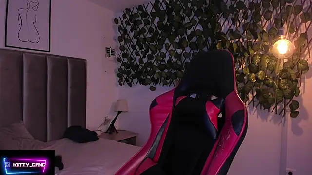 Kitty Gang online show from 09/09/25, 02:22