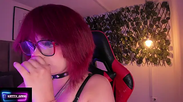 Kitty Gang online show from 09/27/25, 02:16