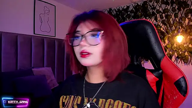 Kitty Gang online show from 11/25/25, 01:27