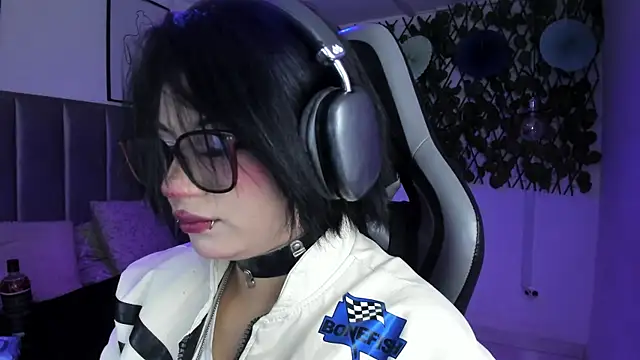 Snapshot of Kitty_Gang chatting on 07/11/26, 01:08 Kitty Gang online show from 07/11/26, 01:08