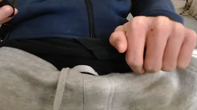 Snapshot of lxrxdxn chatting on 04/01/26, 12:50 lxrxdxn online show from 04/01/26, 12:50