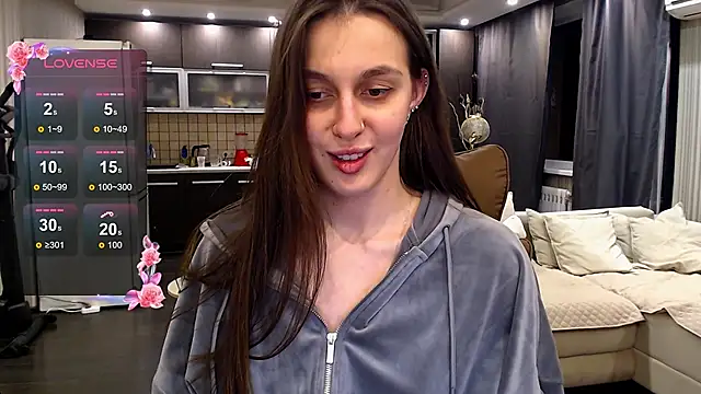 Snapshot of Doll_Jasmine_ chatting on 03/18/26, 01:31 Doll Jasmine online show from 03/18/26, 01:31