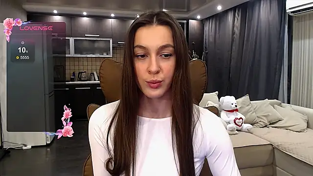 Snapshot of Doll_Jasmine_ chatting on 03/31/26, 08:31 Doll Jasmine online show from 03/31/26, 08:31