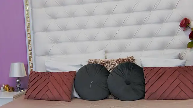 Lenna Paul online show from 03/05/25, 07:27