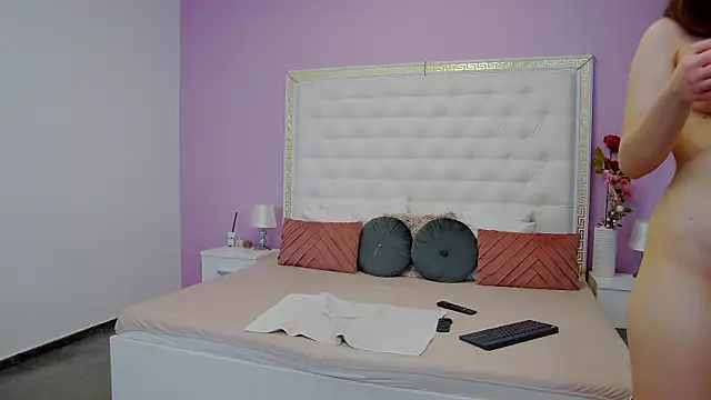 Lenna Paul online show from 03/19/25, 07:51