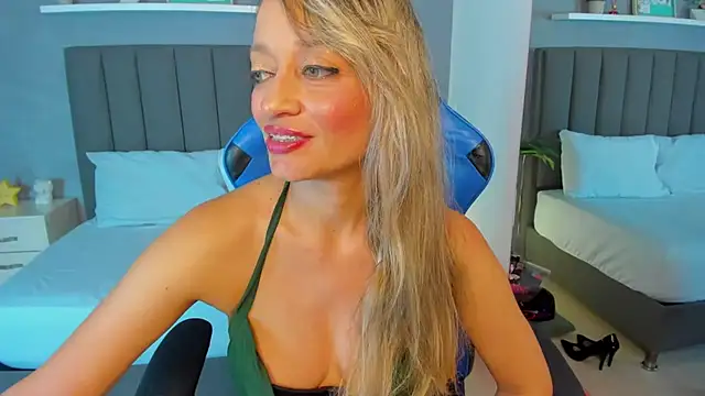 emma collson online show from 10/04/25, 03:04