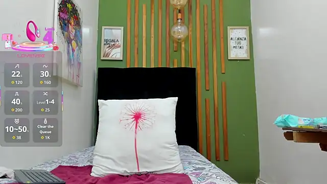 Snapshot of Cindy_milf chatting on 03/12/26, 10:05 Cindy milf online show from 03/12/26, 10:05