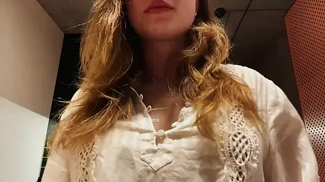 Snapshot of Celeste_Glow chatting on 12/03/24, 11:35 Celeste Glow online show from 12/03/24, 11:35