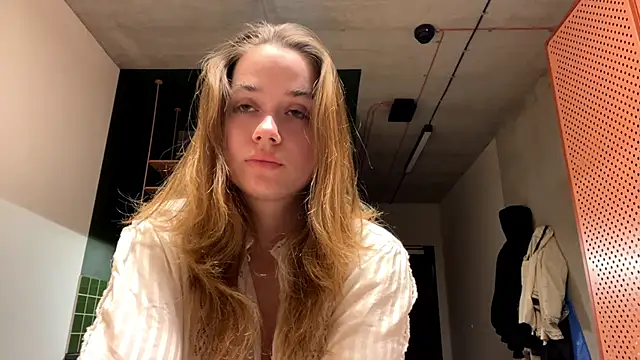 Snapshot of Celeste_Glow chatting on 12/04/24, 11:35 Celeste Glow online show from 12/04/24, 11:35