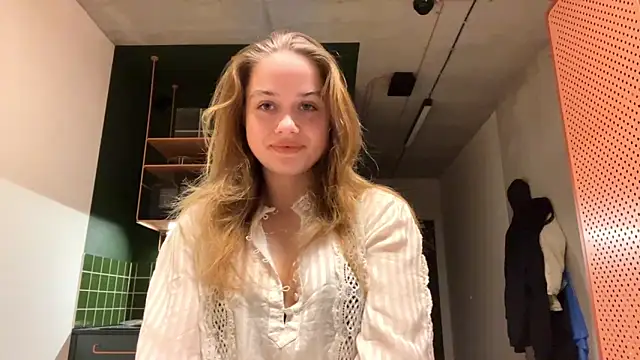 Snapshot of Celeste_Glow chatting on 12/10/24, 09:11 Celeste Glow online show from 12/10/24, 09:11