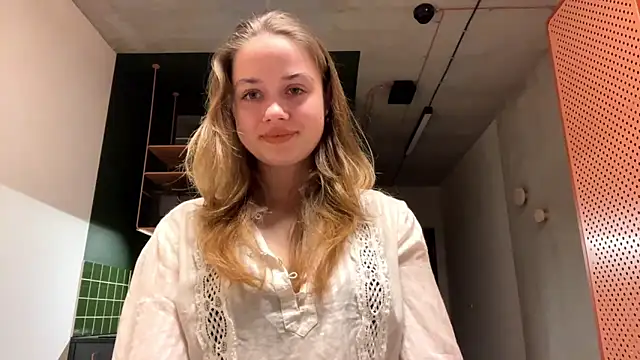 Snapshot of Celeste_Glow chatting on 12/11/24, 12:12 Celeste Glow online show from 12/11/24, 12:12