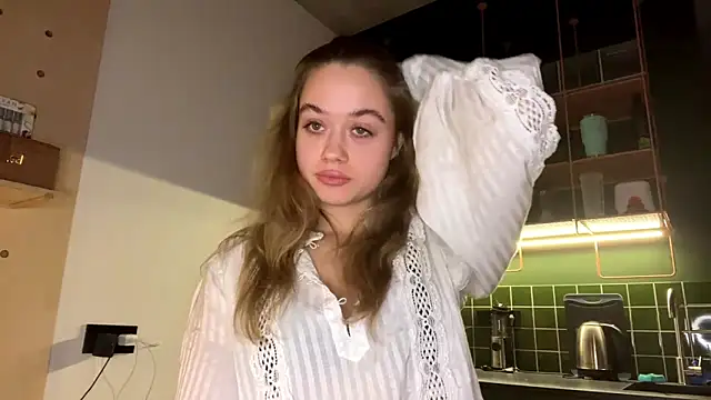 Snapshot of Celeste_Glow chatting on 12/11/24, 08:18 Celeste Glow online show from 12/11/24, 08:18