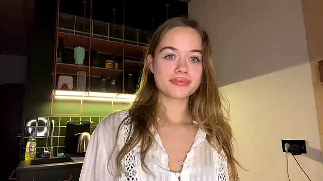 Snapshot of Celeste_Glow chatting on 12/15/24, 08:15 Celeste Glow online show from 12/15/24, 08:15