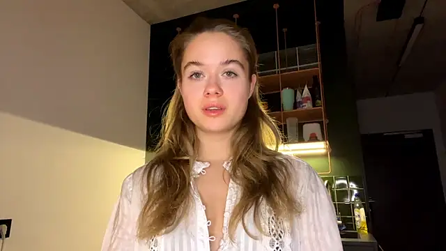 Snapshot of Celeste_Glow chatting on 12/19/24, 11:14 Celeste Glow online show from 12/19/24, 11:14