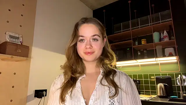 Snapshot of Celeste_Glow chatting on 12/20/24, 08:23 Celeste Glow online show from 12/20/24, 08:23