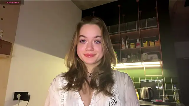 Snapshot of Celeste_Glow chatting on 02/18/25, 09:20 Celeste Glow online show from 02/18/25, 09:20