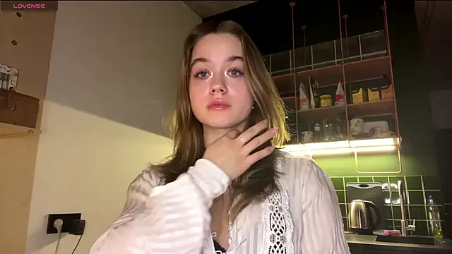 Snapshot of Celeste_Glow chatting on 02/19/25, 12:25 Celeste Glow online show from 02/19/25, 12:25