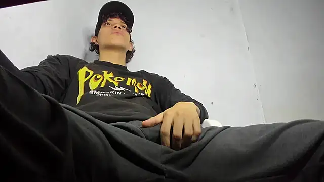 Snapshot of lax777_ chatting on 10/27/25, 10:58 lax777 online show from 10/27/25, 10:58