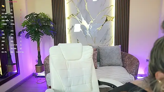 AlliceRouse online show from 10/17/25, 07:05