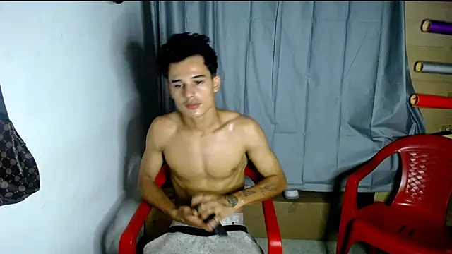 Snapshot of freddy_romas chatting on 12/20/24, 02:30 freddy romas online show from 12/20/24, 02:30