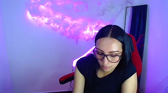 Snapshot of yaralyminjo2 chatting on 12/03/24, 02:05 yaralyminjo2 online show from 12/03/24, 02:05