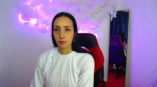 Snapshot of yaralyminjo2 chatting on 12/09/24, 02:06 yaralyminjo2 online show from 12/09/24, 02:06