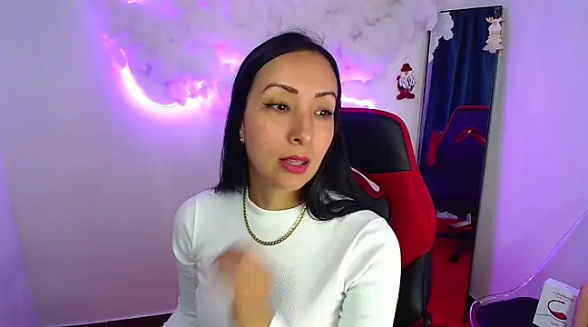 Snapshot of yaralyminjo2 chatting on 12/30/24, 02:08 yaralyminjo2 online show from 12/30/24, 02:08