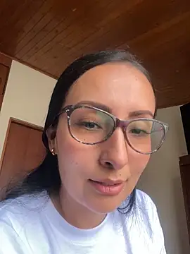 Snapshot of yaralyminjo2 chatting on 01/05/25, 08:21 yaralyminjo2 online show from 01/05/25, 08:21