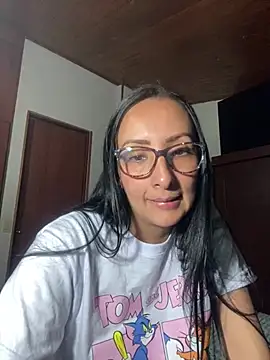 Snapshot of yaralyminjo2 chatting on 01/05/25, 11:22 yaralyminjo2 online show from 01/05/25, 11:22