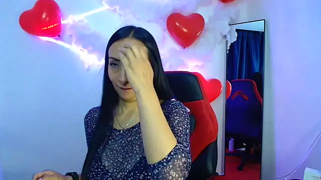 Snapshot of yaralyminjo2 chatting on 02/13/25, 01:26 yaralyminjo2 online show from 02/13/25, 01:26