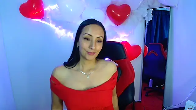 Snapshot of yaralyminjo2 chatting on 02/14/25, 04:20 yaralyminjo2 online show from 02/14/25, 04:20