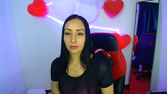 Snapshot of yaralyminjo2 chatting on 02/19/25, 01:17 yaralyminjo2 online show from 02/19/25, 01:17