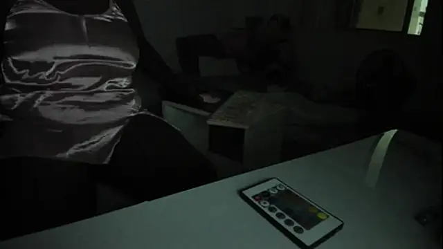 Snapshot of Leslie_browm chatting on 05/30/26, 01:03 Leslie browm online show from 05/30/26, 01:03