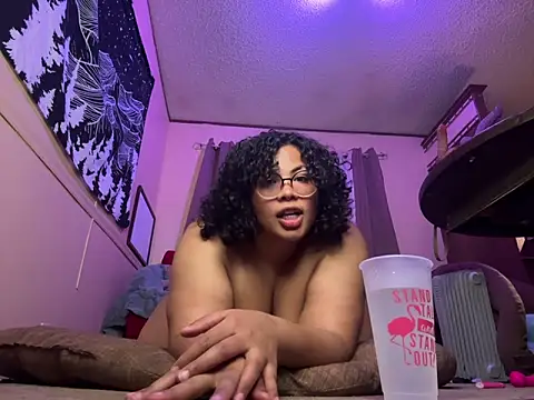 Snapshot of TheeGoddessAset chatting on 02/15/25, 03:42 TheeGoddessAset online show from 02/15/25, 03:42