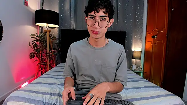 Snapshot of novaybrian chatting on 01/16/25, 12:42 novaybrian online show from 01/16/25, 12:42