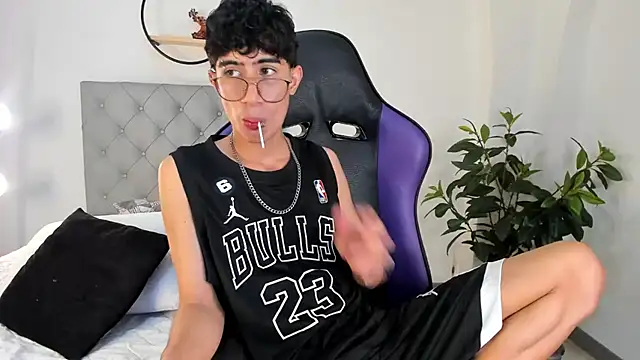 Snapshot of novaybrian chatting on 01/26/25, 09:40 novaybrian online show from 01/26/25, 09:40