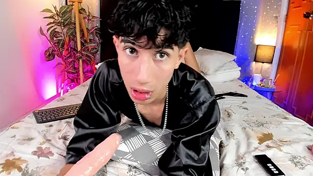 Snapshot of novaybrian chatting on 01/27/25, 02:02 novaybrian online show from 01/27/25, 02:02