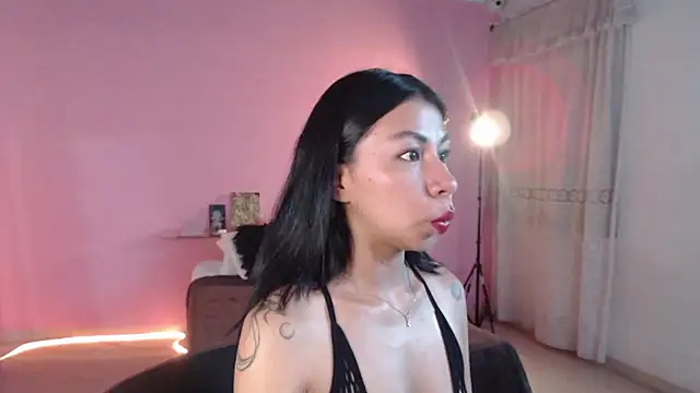 selene gils online show from 06/18/26, 07:07
