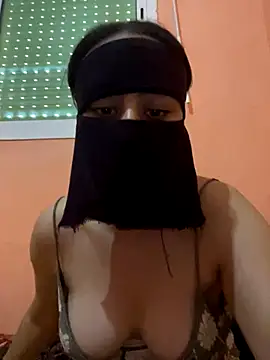 Lalou online show from 11/14/25, 01:10