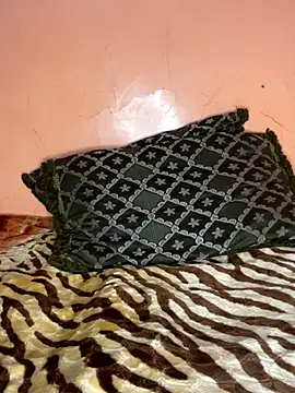 Lalou online show from 11/17/25, 10:21