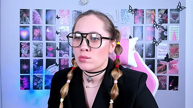 MiaMilas online show from 03/04/25, 07:51