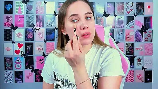 MiaMilas online show from 03/20/25, 05:02