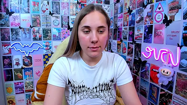 MiaMilas online show from 10/22/25, 12:16