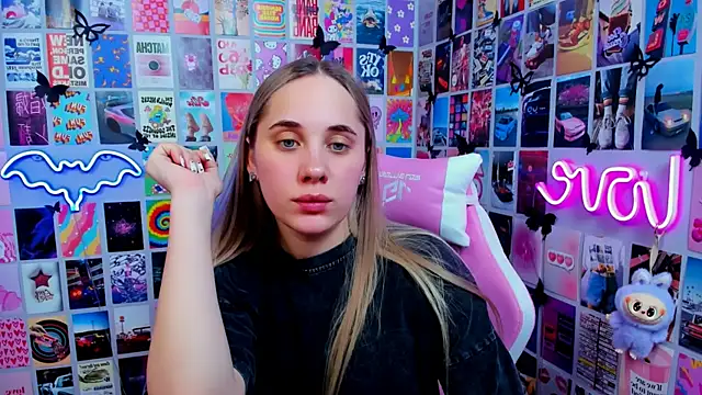 MiaMilas online show from 02/19/26, 04:03