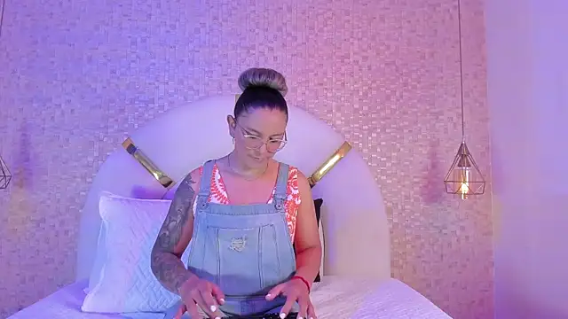 sophie 1 online show from 01/26/25, 10:02