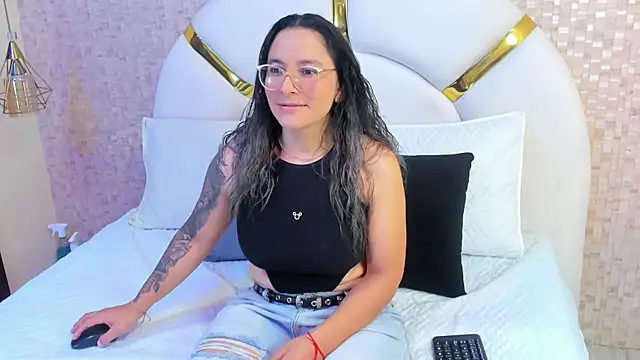 sophie 1 online show from 02/15/25, 03:31