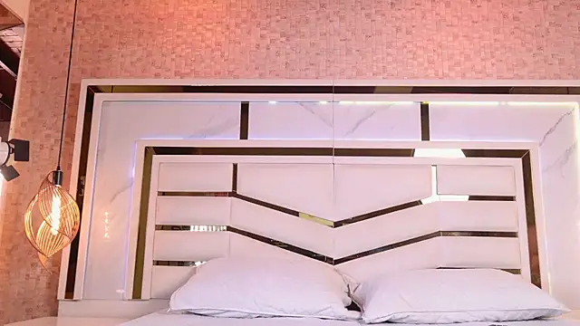 sophie 1 online show from 10/22/25, 03:07