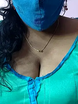 mallu-sumi online show from 11/21/25, 03:27