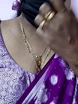 Snapshot of mallu-sumi chatting on 04/21/26, 06:44 mallu-sumi online show from 04/21/26, 06:44