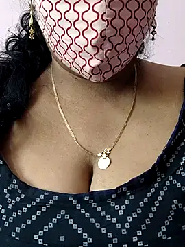 Snapshot of mallu-sumi chatting on 05/26/26, 08:43 mallu-sumi online show from 05/26/26, 08:43